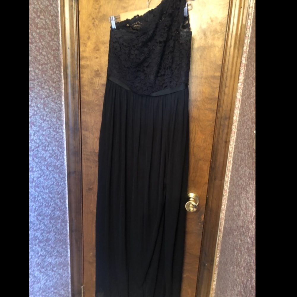 Black David’s Bridal Bridesmaid Dress-One Shoulder